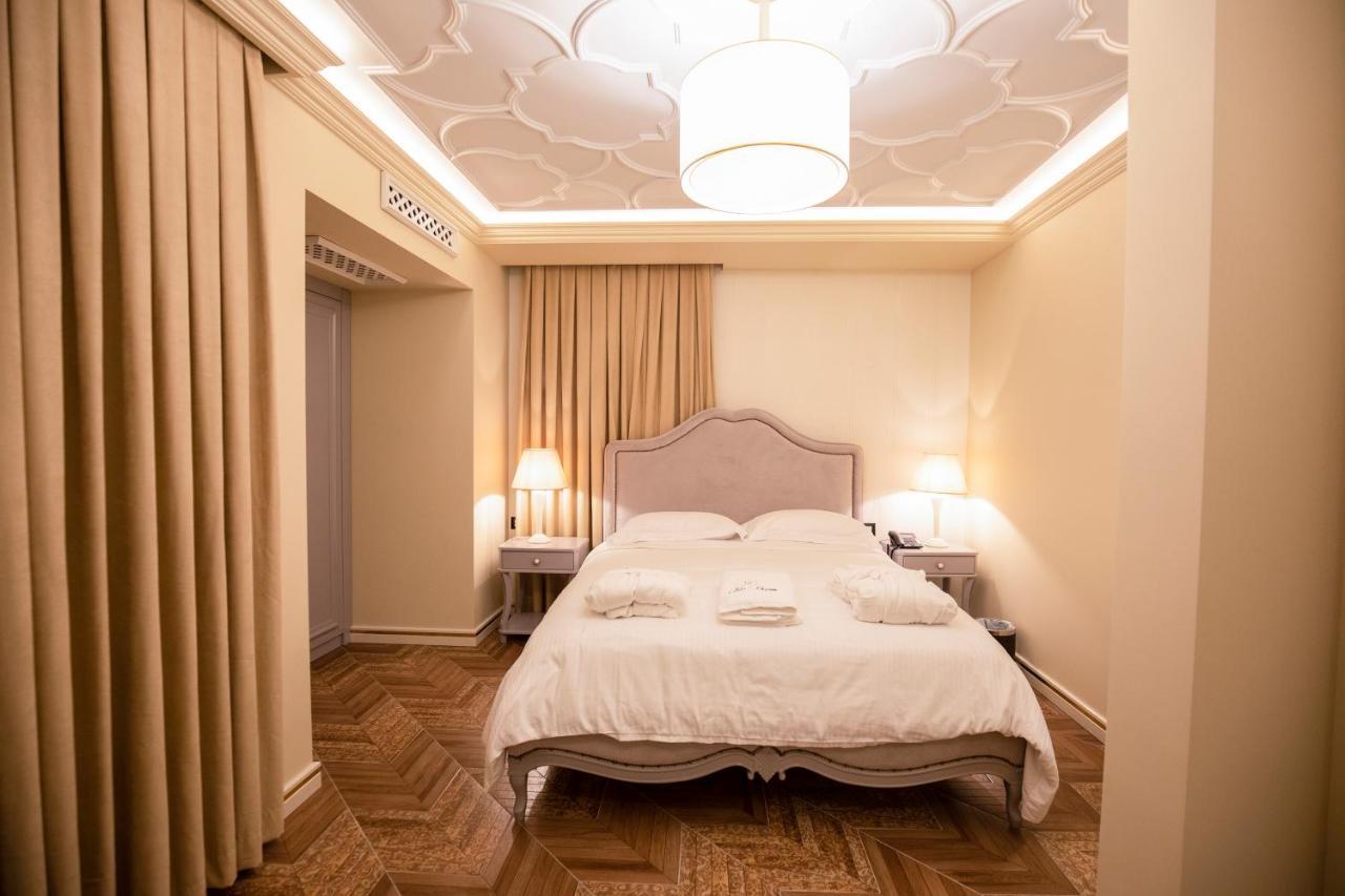 Vila Ekrem Korce Bagian luar foto