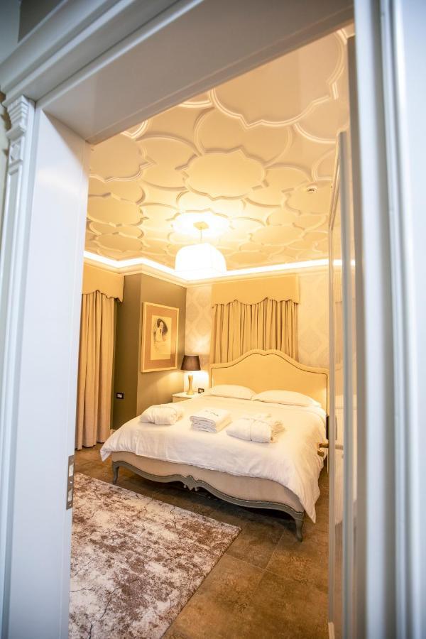 Vila Ekrem Korce Bagian luar foto