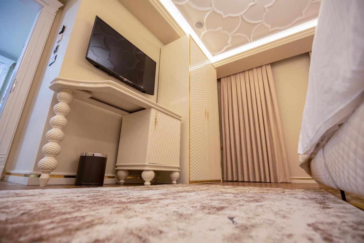 Vila Ekrem Korce Bagian luar foto
