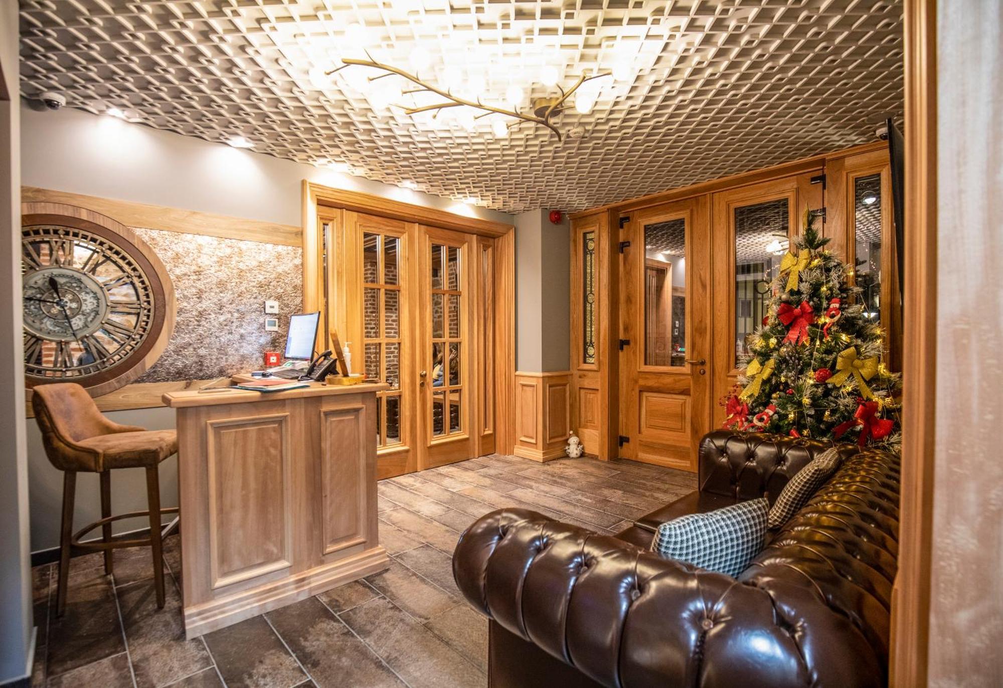 Vila Ekrem Korce Bagian luar foto